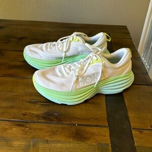 Women’s Hoka Bondi 8 sneakersd size 9
